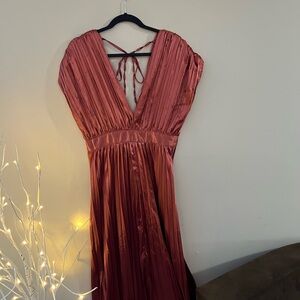 Elegant Rust Pleated Maxi Dress XL